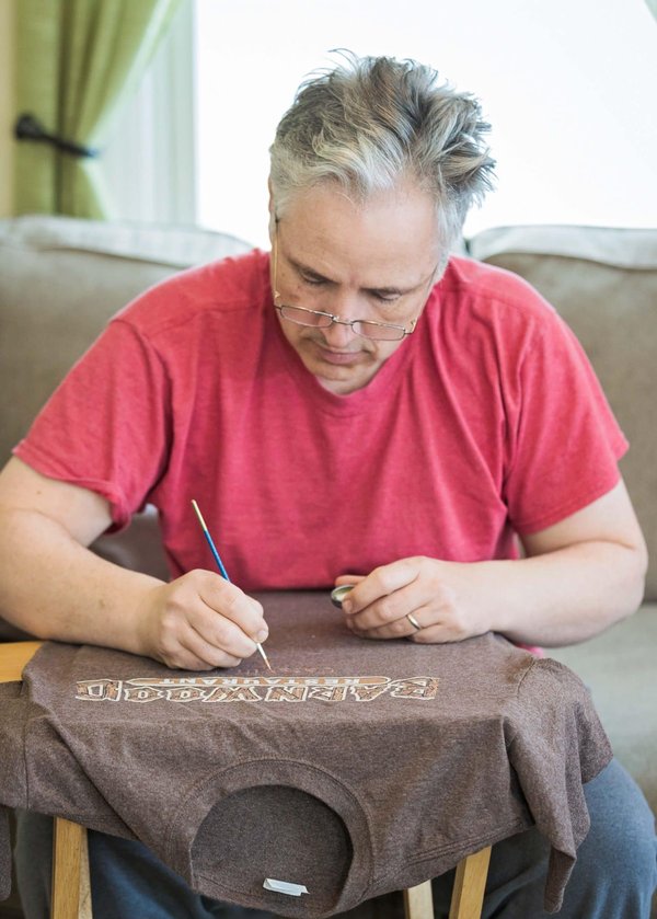 Quels sont les avantages de porter des t-shirts avec des designs originaux ?